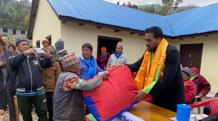 काङ्ग्रेस नेता गणेश लामा समाज सेवामा सक्रिय