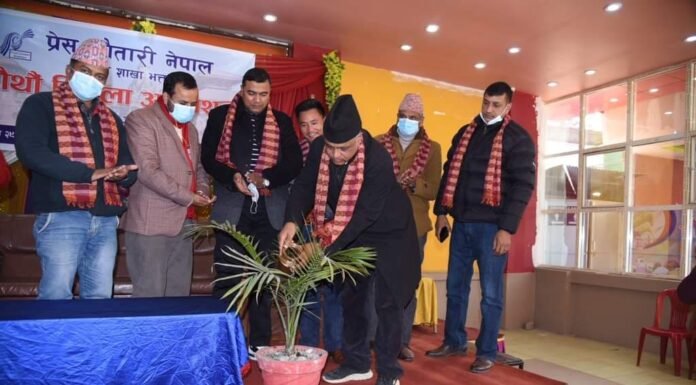 पत्रकारिता क्षेत्रमा सुधारको खाचोँ देखियोः एमाले नेता मिश्र