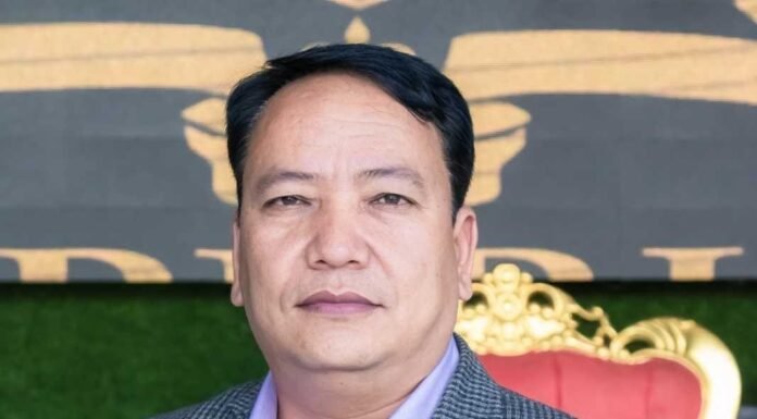 दानवीर वडाअध्यक्ष तलब दिए विद्यालयलाई दान