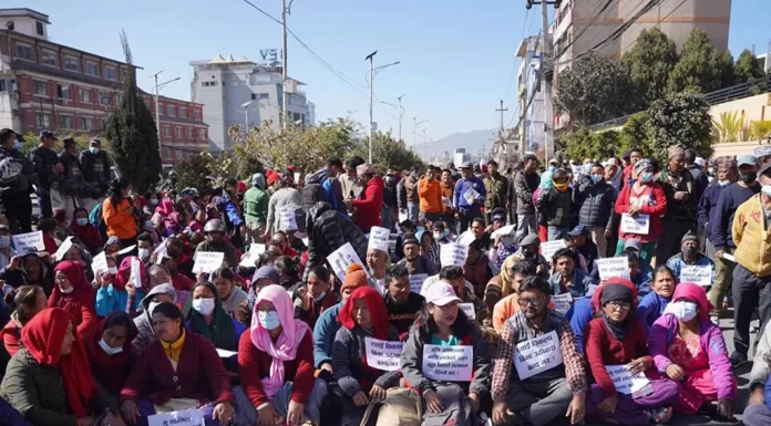 बानेश्वरमा सुकुम्वासीहरूको सडक धर्ना