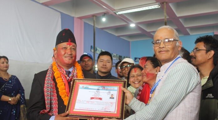 भक्तपुरमा बजेन मादल, उदाएन सूर्य