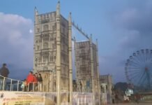 दशौंं भक्तपुर महोत्सवः पहिलो दिनमै ‘लन्डन ब्रिज’ हेर्नेको घुइँचो