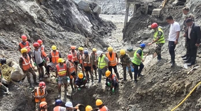 भोटेकोशी बाढी अपडेटः १ हजार ३ सय ८४ जनाको शव फेला